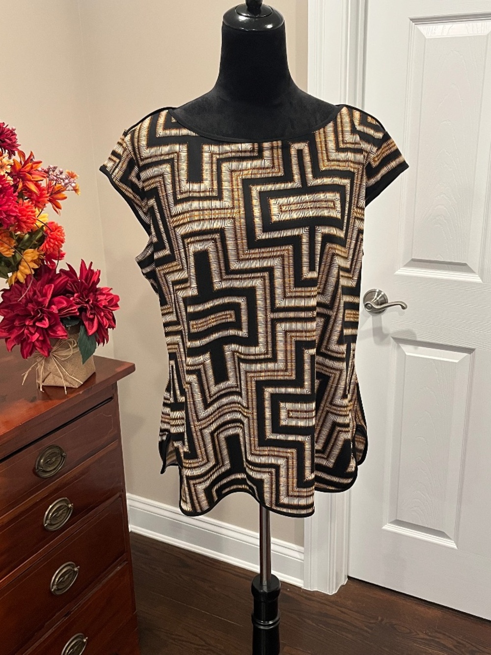 Worthington Stretch Tan & Black Geometric Cap Sleeve Top XL